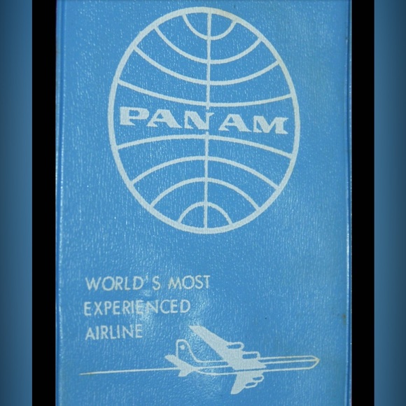Vintage Pan Am Airlines Logo Flight Attendant RARE Vinyl luggage tag w/Chain 5” - Picture 2 of 4
